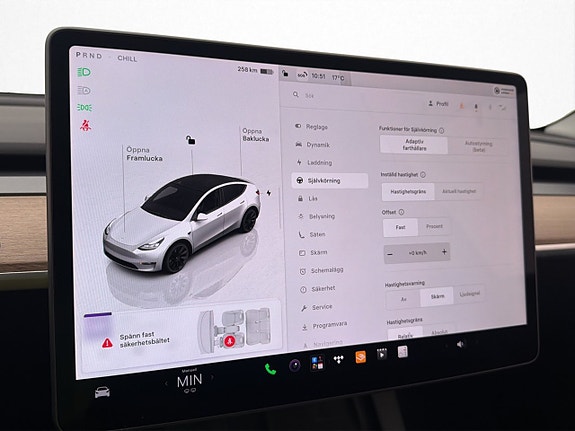 Tesla Model Y 23 of 30