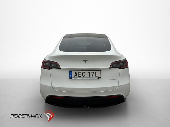 Tesla Model Y 8 of 30