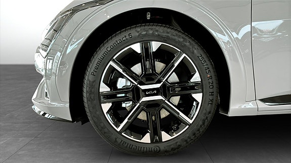 Kia EV6 9 of 13