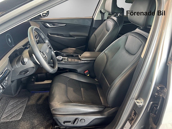 Kia EV6 8 of 14