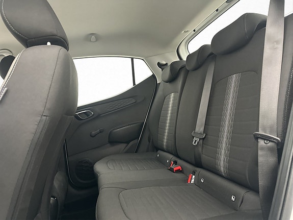 Hyundai i10 24 of 29