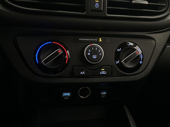 Hyundai i10 20 of 29