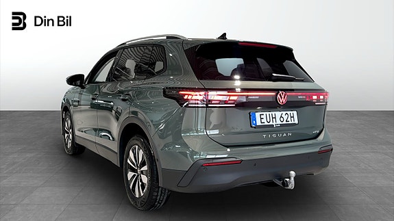 Volkswagen Tiguan 3 of 13