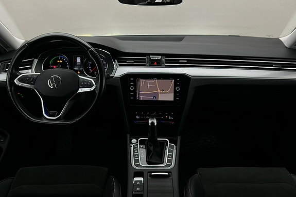 Volkswagen Passat 3 of 3