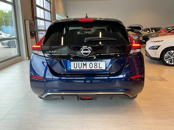 Nissan Leaf 3 of 12