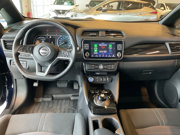 Nissan Leaf 10 of 12