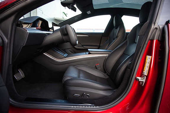 Tesla Model S 8 of 20