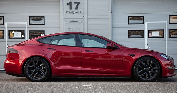 Tesla Model S 3 of 20