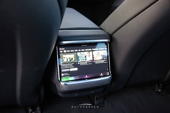 Tesla Model S 17 of 20