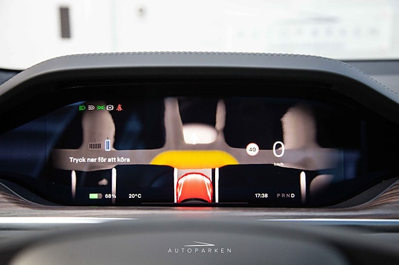 Tesla Model S 10 of 20