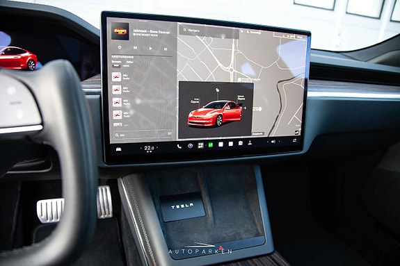 Tesla Model S 11 of 20