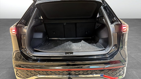 Volkswagen Tiguan 13 of 23