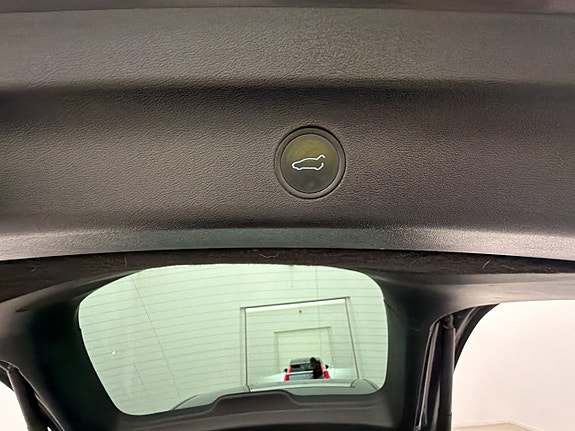 Tesla Model Y 30 of 30