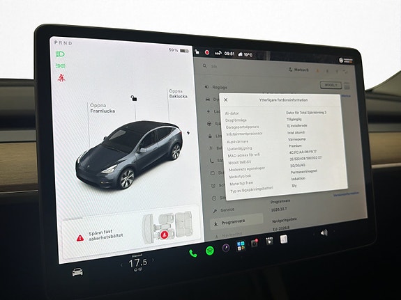 Tesla Model Y 23 of 30