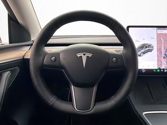 Tesla Model Y 14 of 30