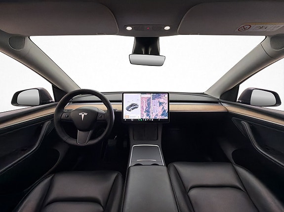 Tesla Model Y 25 of 30