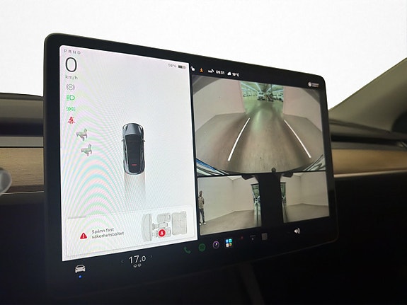 Tesla Model Y 18 of 30