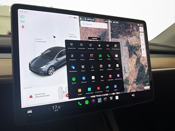 Tesla Model Y 24 of 30