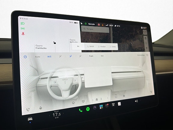 Tesla Model Y 20 of 30