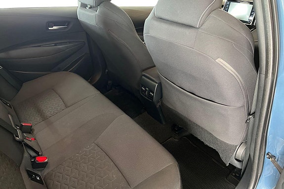 Toyota Corolla 8 of 21