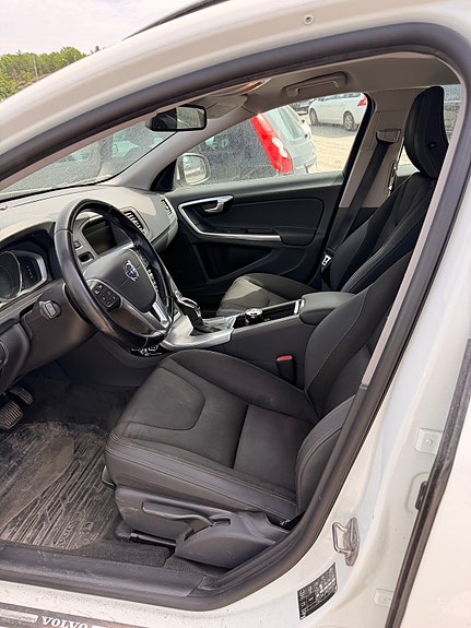 Volvo V60 6 of 9