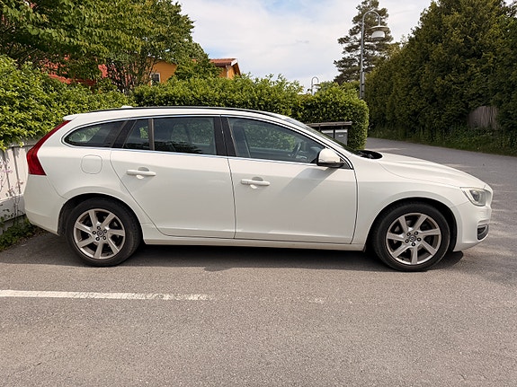 Volvo V60 3 of 9