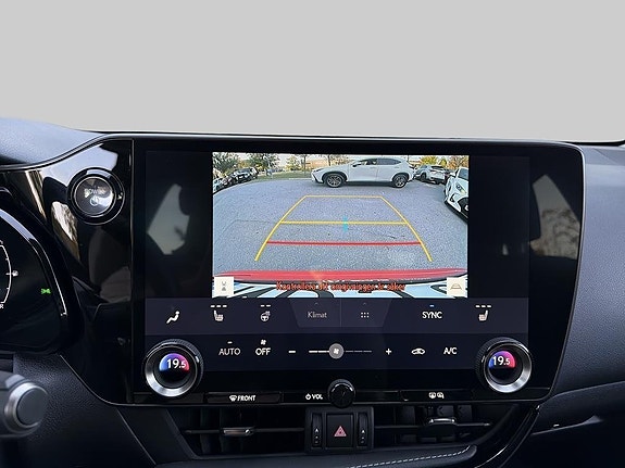 Lexus NX350h 14 of 14
