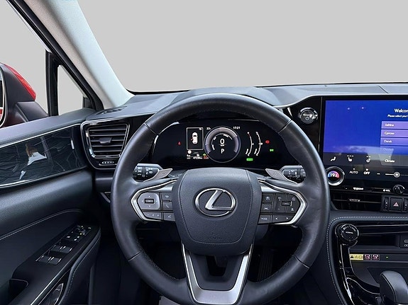 Lexus NX350h 9 of 14