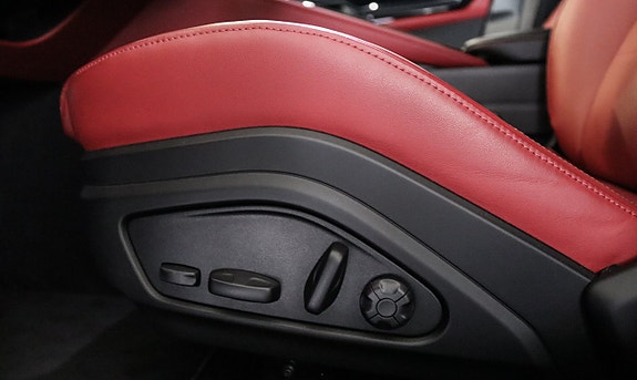 Porsche Panamera 4S 26 of 30