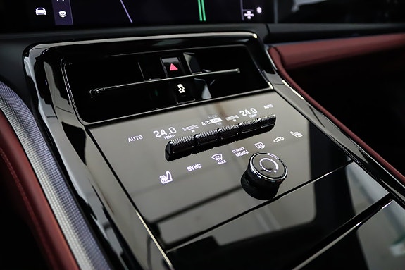 Porsche Panamera 4S 19 of 30