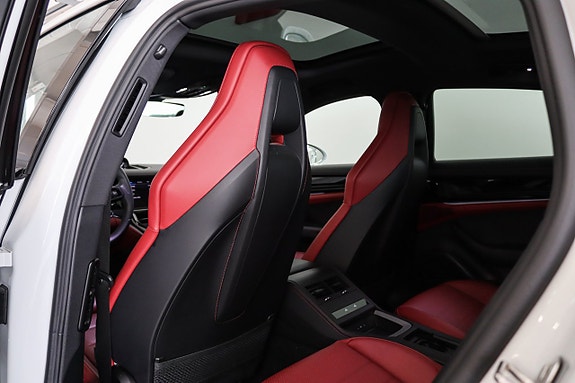 Porsche Panamera 4S 20 of 30