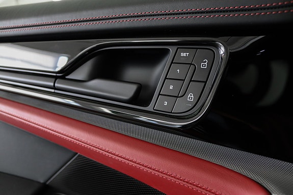 Porsche Panamera 4S 24 of 30