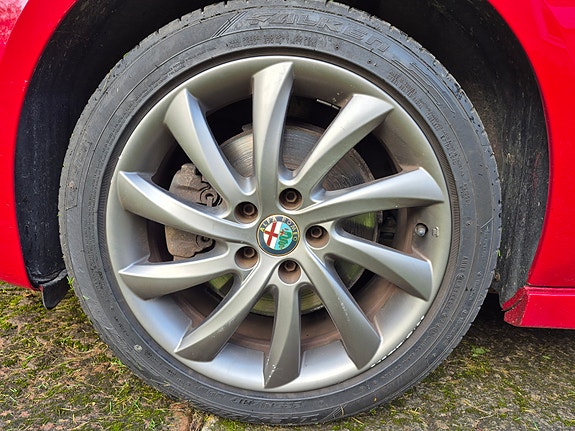 Alfa Romeo Giulietta 2 of 7