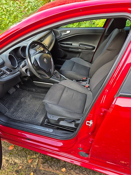 Alfa Romeo Giulietta 5 of 7