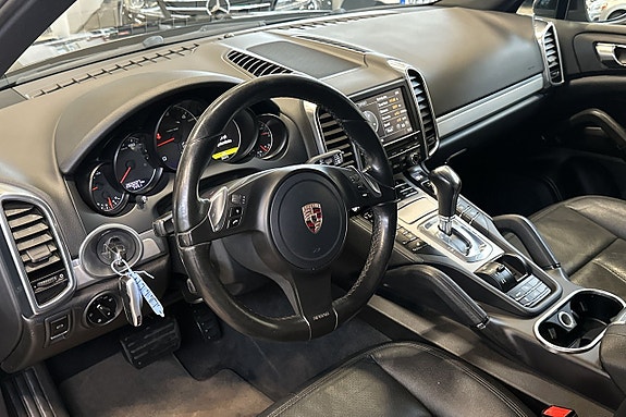 Porsche Cayenne 13 of 20