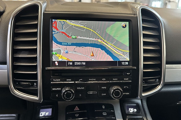 Porsche Cayenne 16 of 20