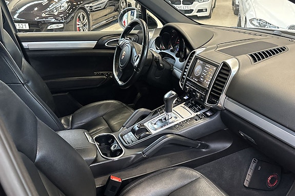 Porsche Cayenne 10 of 20
