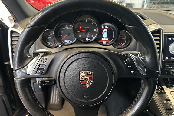 Porsche Cayenne 15 of 20