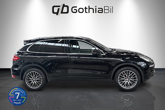 Porsche Cayenne 4 of 20