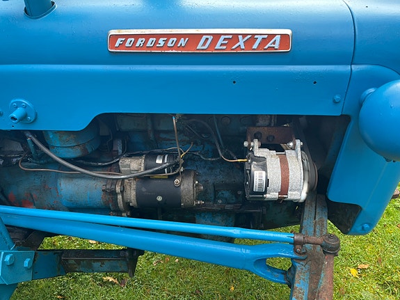 Ford Fordson Dexta 6 of 6