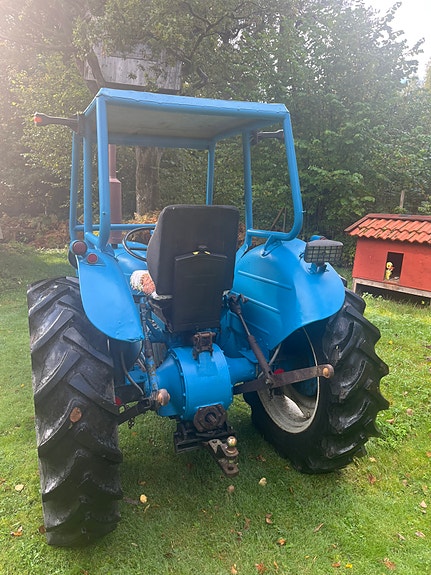 Ford Fordson Dexta 4 of 6