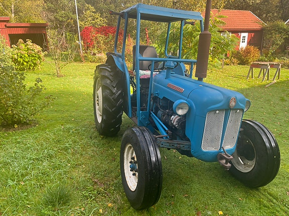 Ford Fordson Dexta 2 of 6
