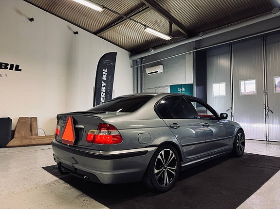BMW 320 3 of 10