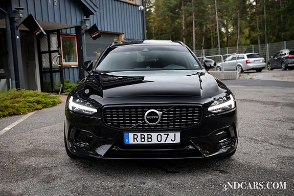 Volvo V90 2 of 19
