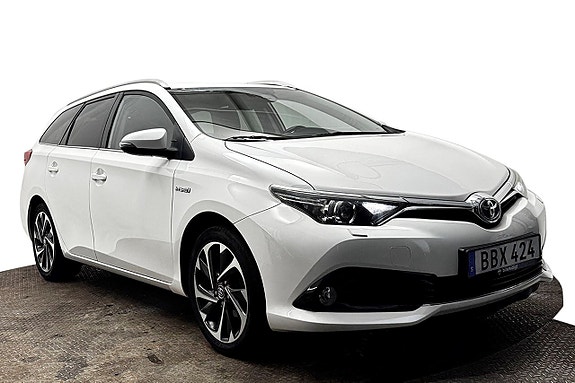 Toyota Auris 4 of 29