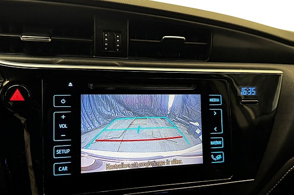 Toyota Auris 22 of 29
