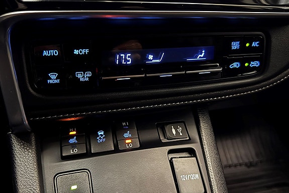 Toyota Auris 24 of 29