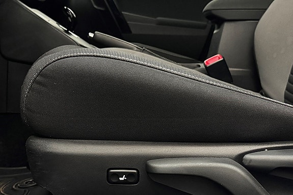 Toyota Auris 14 of 29