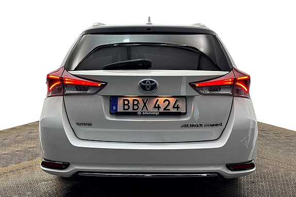 Toyota Auris 7 of 29