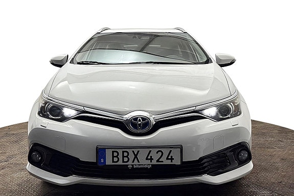 Toyota Auris 3 of 29